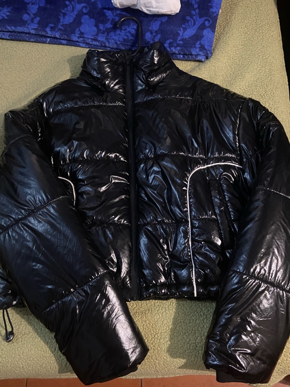 PrettyLittleThing Black Cropped Shiny Puffer Jacket